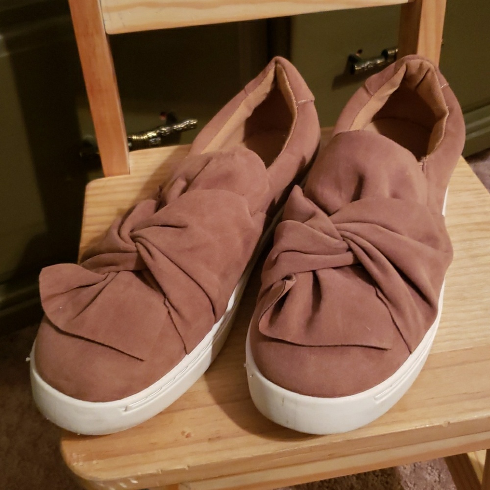 Mauve twist front slip ons